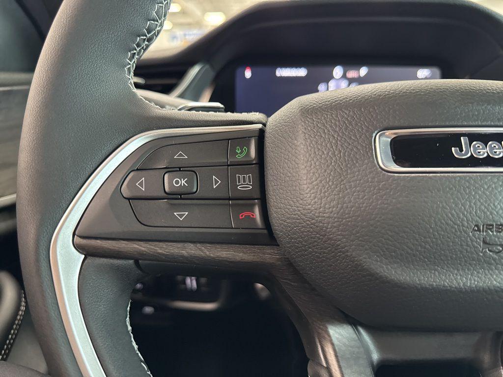 new 2025 Jeep Grand Cherokee car, priced at $47,963