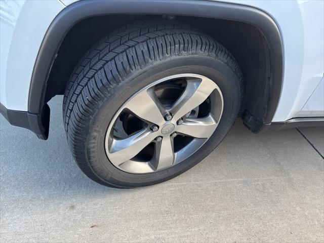 used 2016 Jeep Grand Cherokee car, priced at $17,350