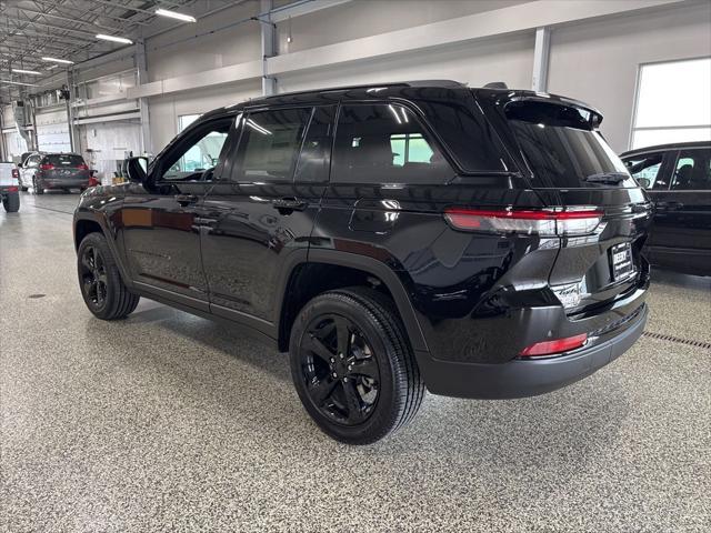 new 2025 Jeep Grand Cherokee car, priced at $40,611