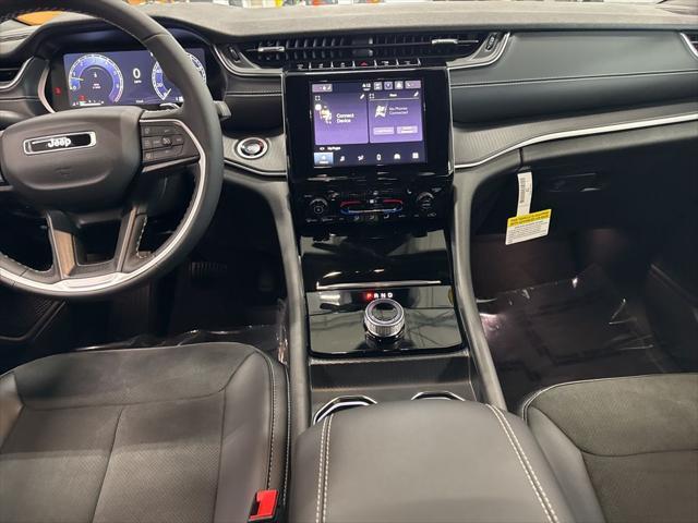new 2025 Jeep Grand Cherokee car, priced at $40,611