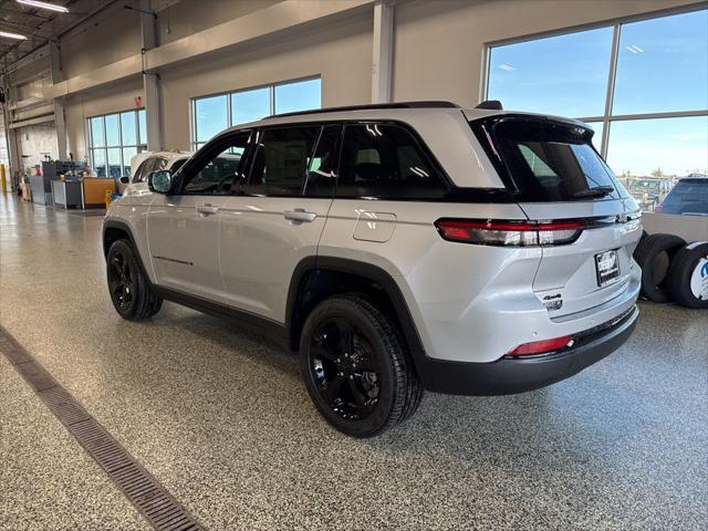 new 2025 Jeep Grand Cherokee car, priced at $45,006