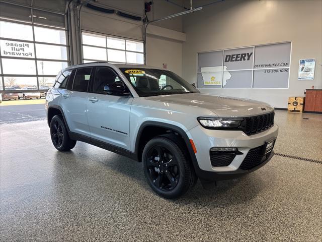 new 2025 Jeep Grand Cherokee car, priced at $44,756