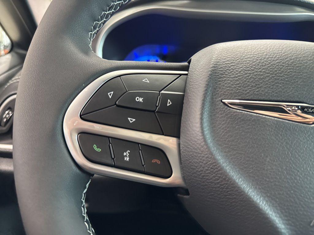 new 2025 Chrysler Pacifica car, priced at $38,866