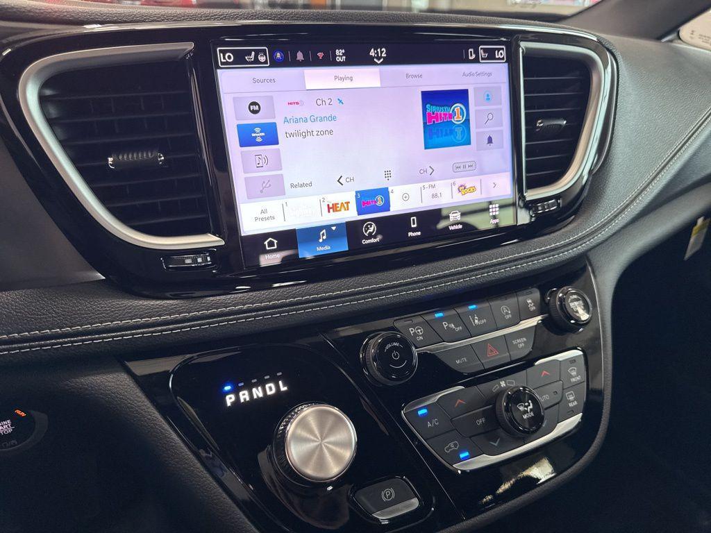 new 2025 Chrysler Pacifica car, priced at $38,866