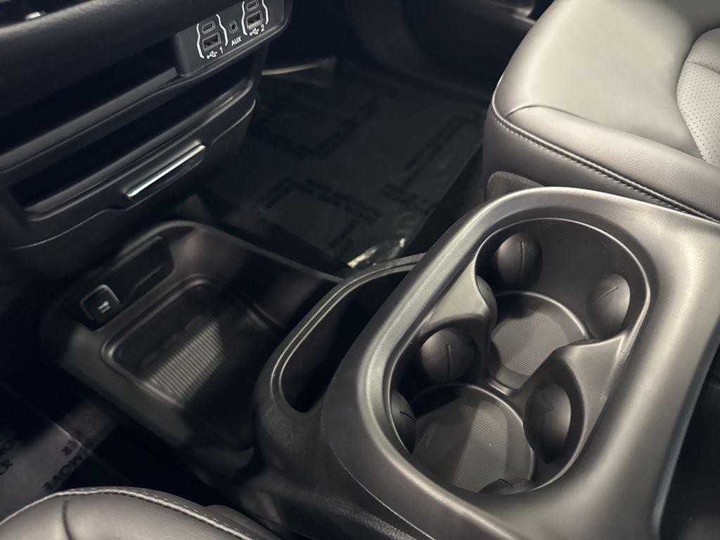 new 2025 Chrysler Pacifica car, priced at $38,866