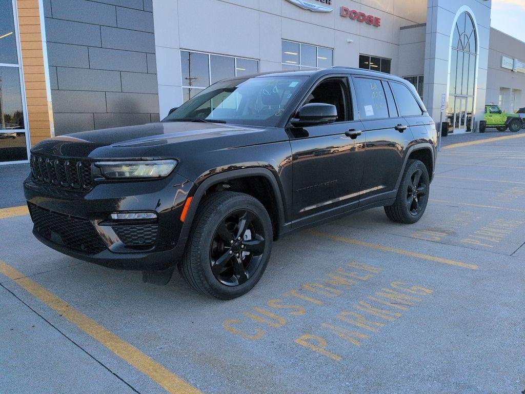 used 2023 Jeep Grand Cherokee car, priced at $28,655