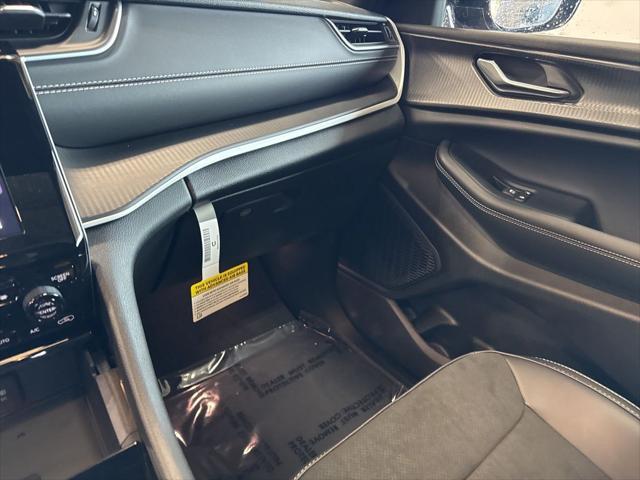 new 2025 Jeep Grand Cherokee car, priced at $40,655