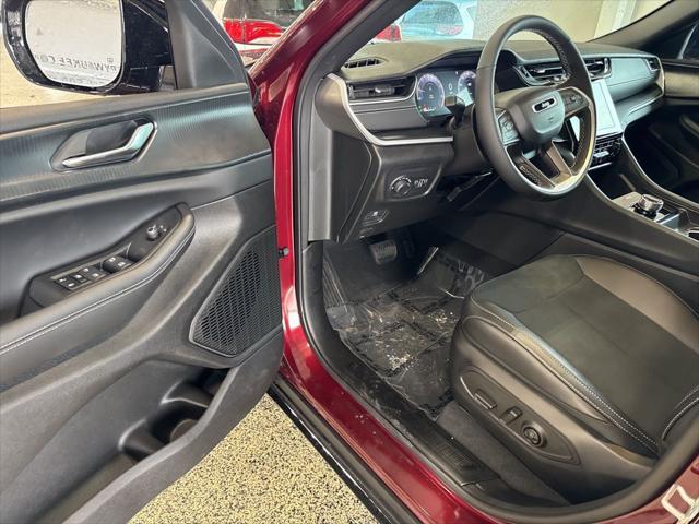 new 2025 Jeep Grand Cherokee car, priced at $40,655