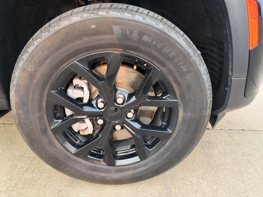used 2024 Jeep Grand Cherokee L car, priced at $32,244