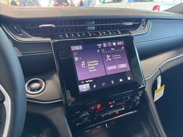 new 2025 Jeep Grand Cherokee car, priced at $40,611