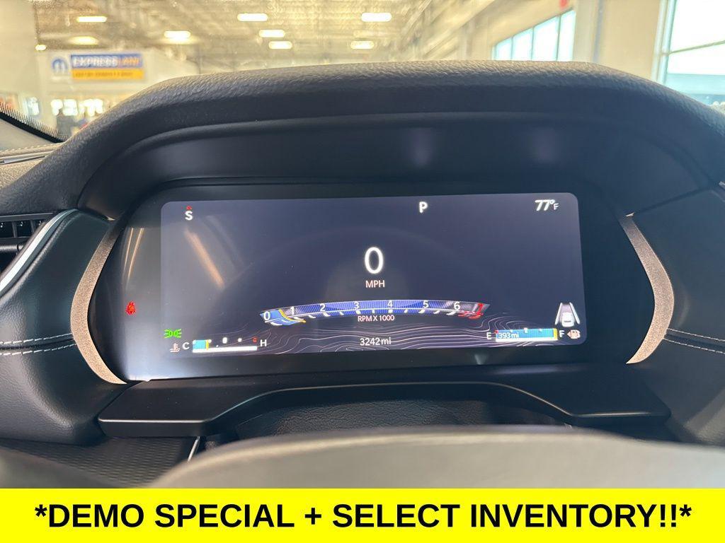 new 2025 Jeep Grand Cherokee car, priced at $40,070