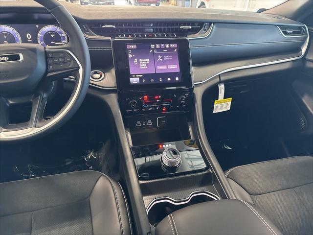 new 2025 Jeep Grand Cherokee car, priced at $40,611