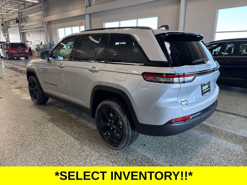 new 2025 Jeep Grand Cherokee car, priced at $45,006