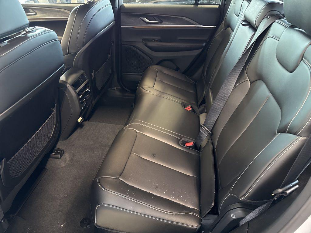 new 2025 Jeep Grand Cherokee car, priced at $42,256