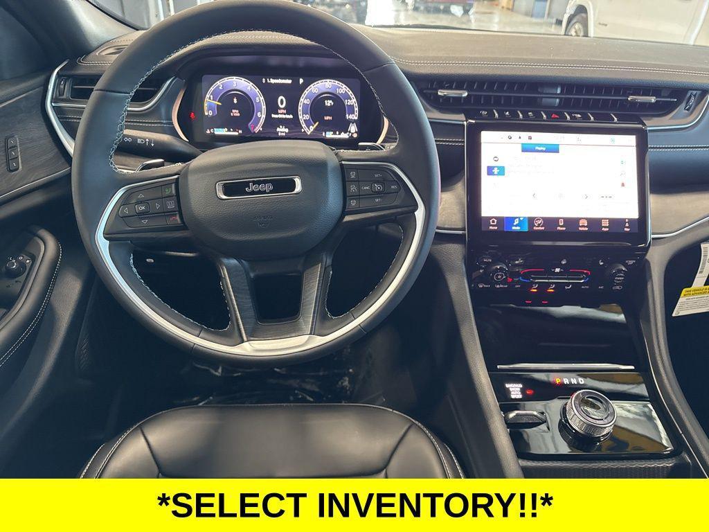 new 2025 Jeep Grand Cherokee car, priced at $45,006