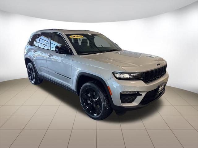 new 2025 Jeep Grand Cherokee car, priced at $45,006