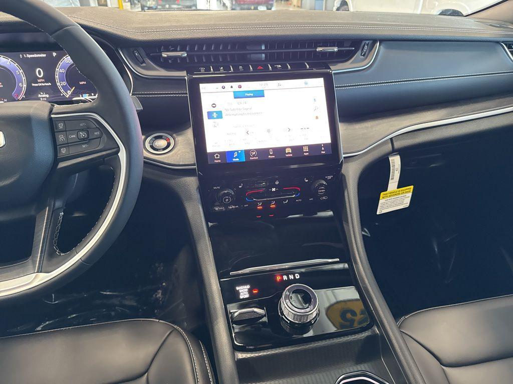 new 2025 Jeep Grand Cherokee car, priced at $42,256