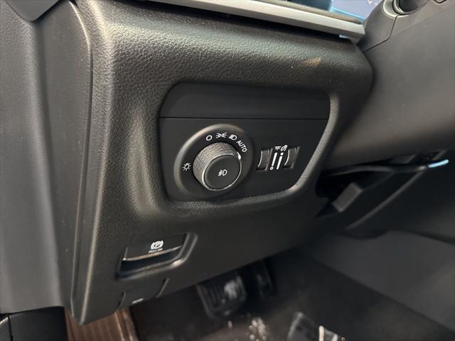 new 2025 Jeep Grand Cherokee car, priced at $45,006