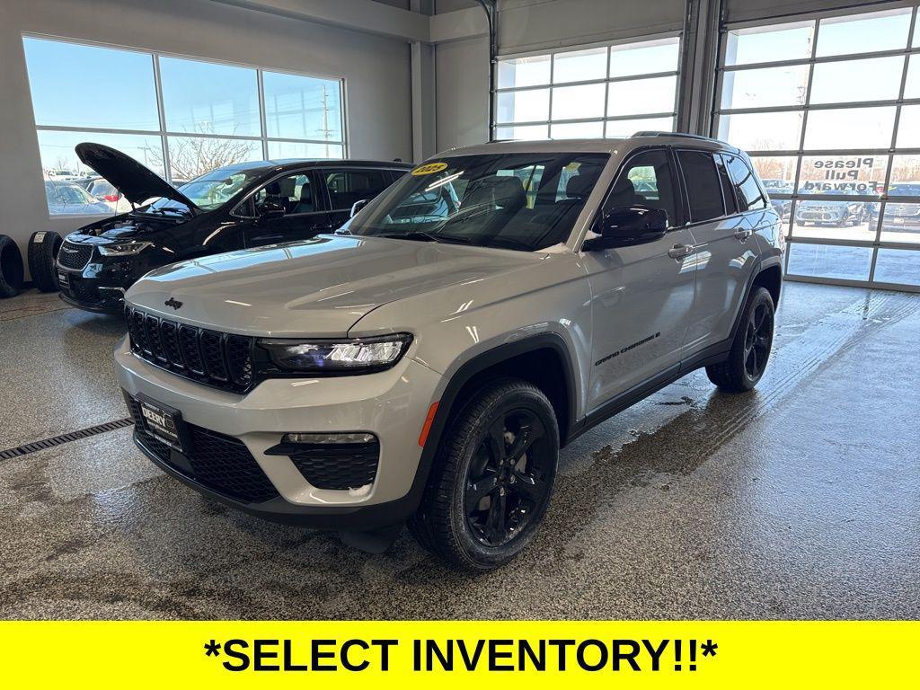 new 2025 Jeep Grand Cherokee car, priced at $45,006