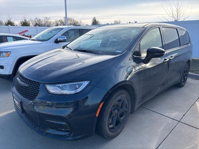 used 2023 Chrysler Pacifica Hybrid car, priced at $34,926