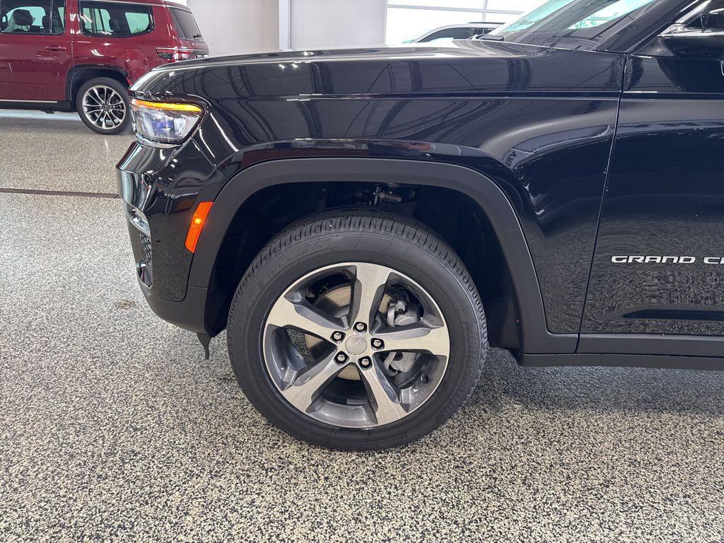 new 2025 Jeep Grand Cherokee car, priced at $44,366