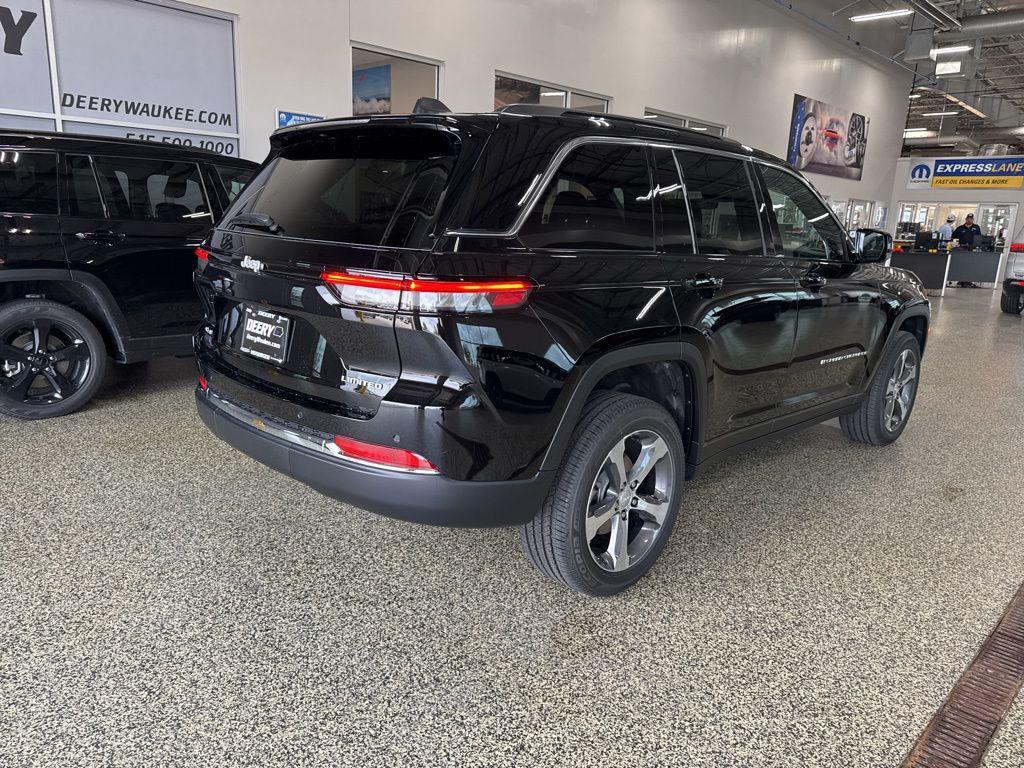 new 2025 Jeep Grand Cherokee car, priced at $44,366