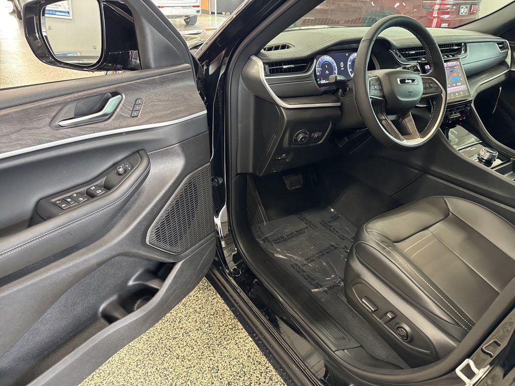 new 2025 Jeep Grand Cherokee car, priced at $44,366
