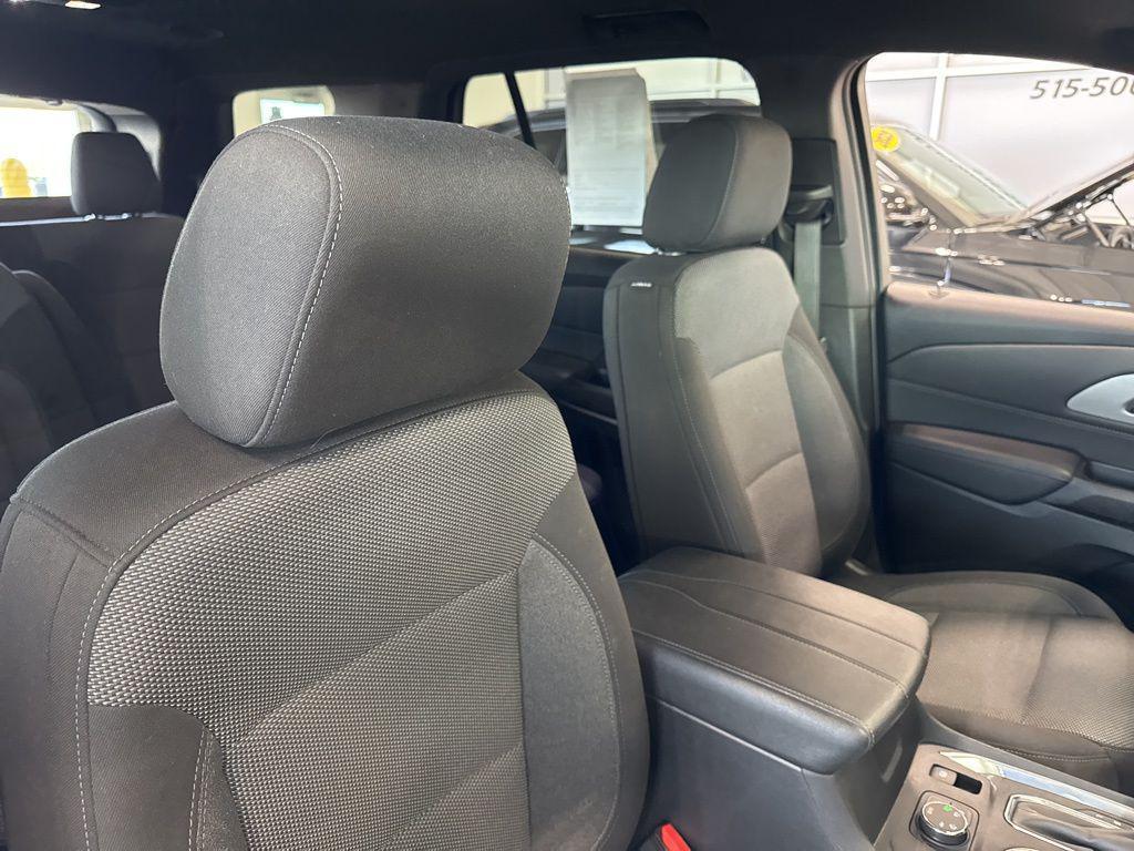 used 2022 Chevrolet Traverse car, priced at $29,200