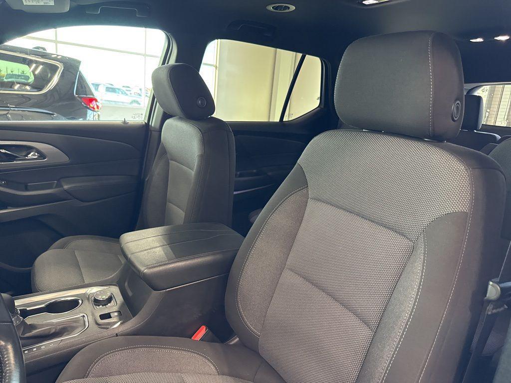 used 2022 Chevrolet Traverse car, priced at $29,200