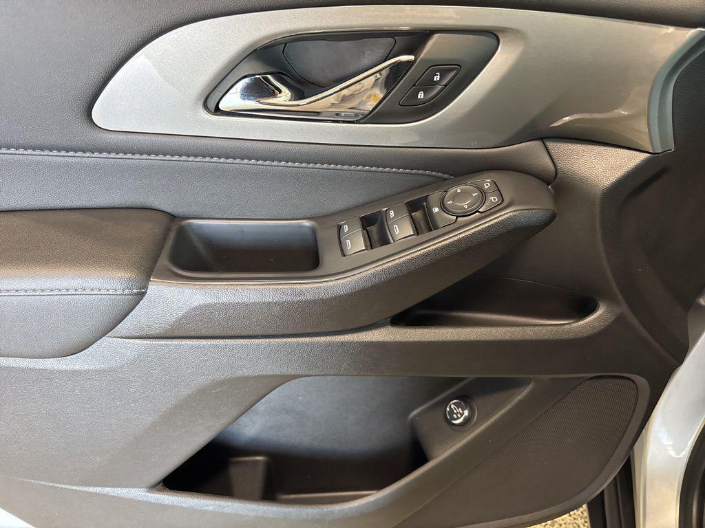 used 2022 Chevrolet Traverse car, priced at $29,200