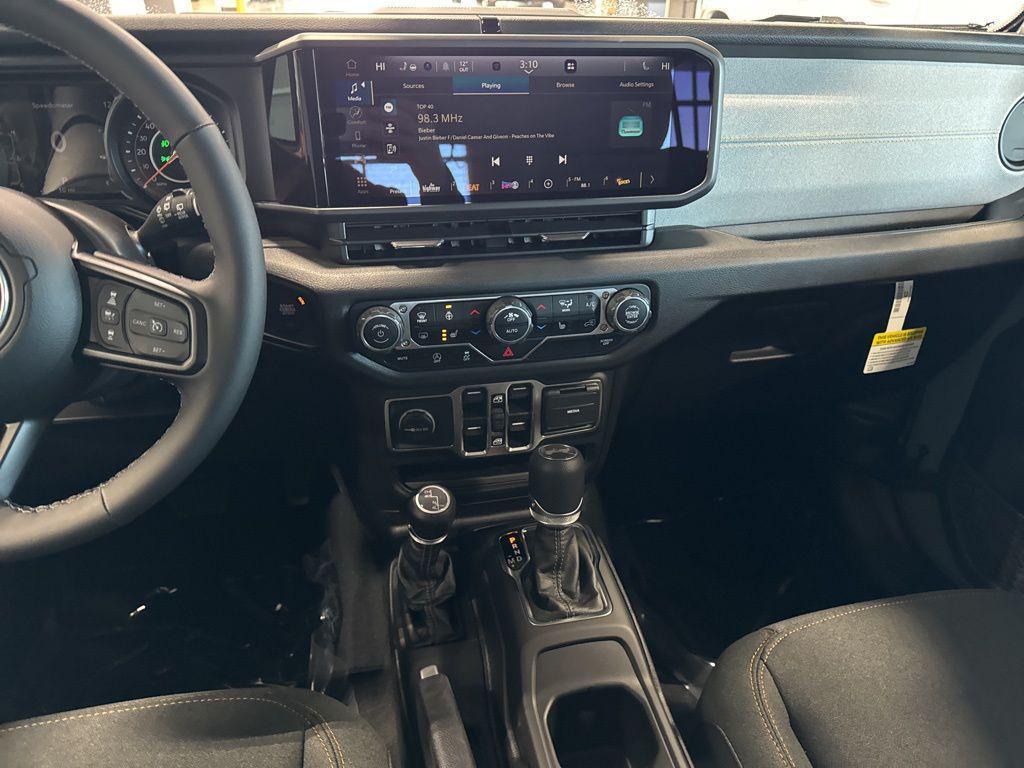 new 2025 Jeep Wrangler car, priced at $45,334