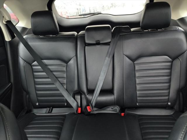 used 2023 Ford Edge car, priced at $22,499