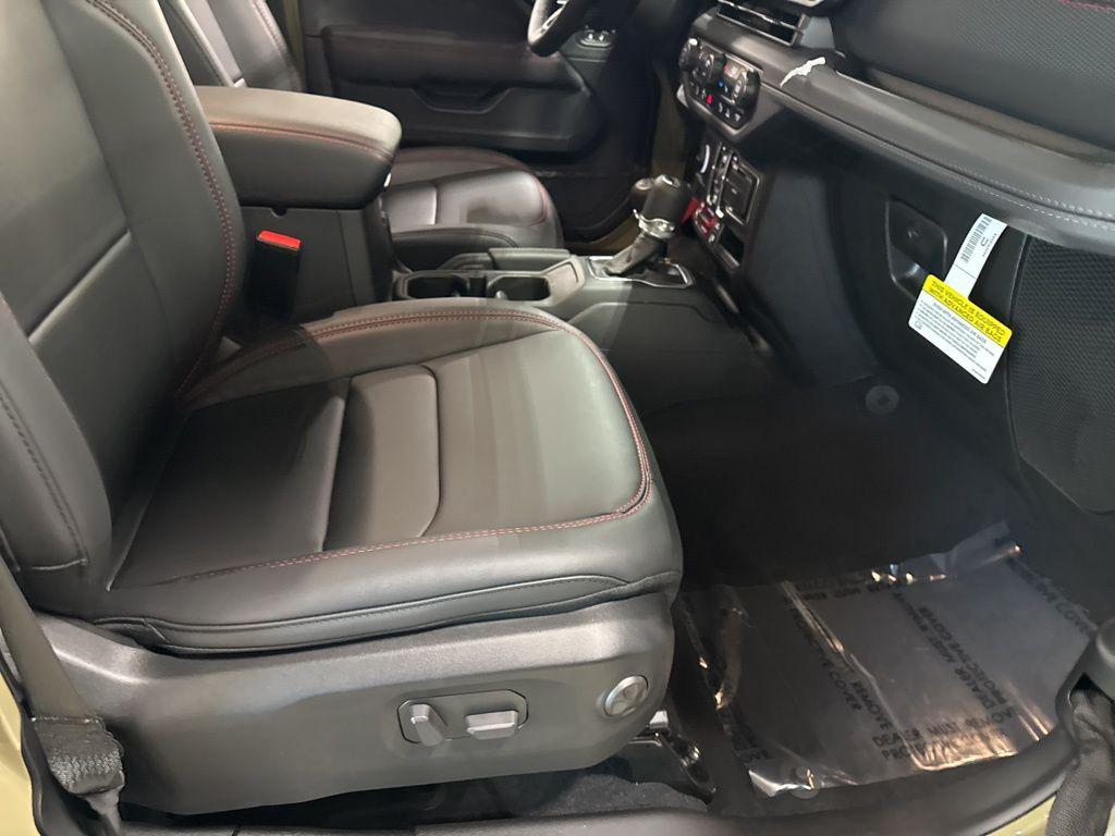 new 2025 Jeep Wrangler car, priced at $60,543