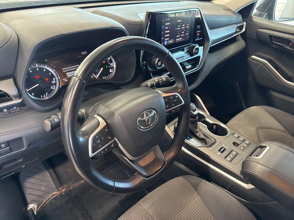 used 2024 Toyota Highlander car, priced at $32,950