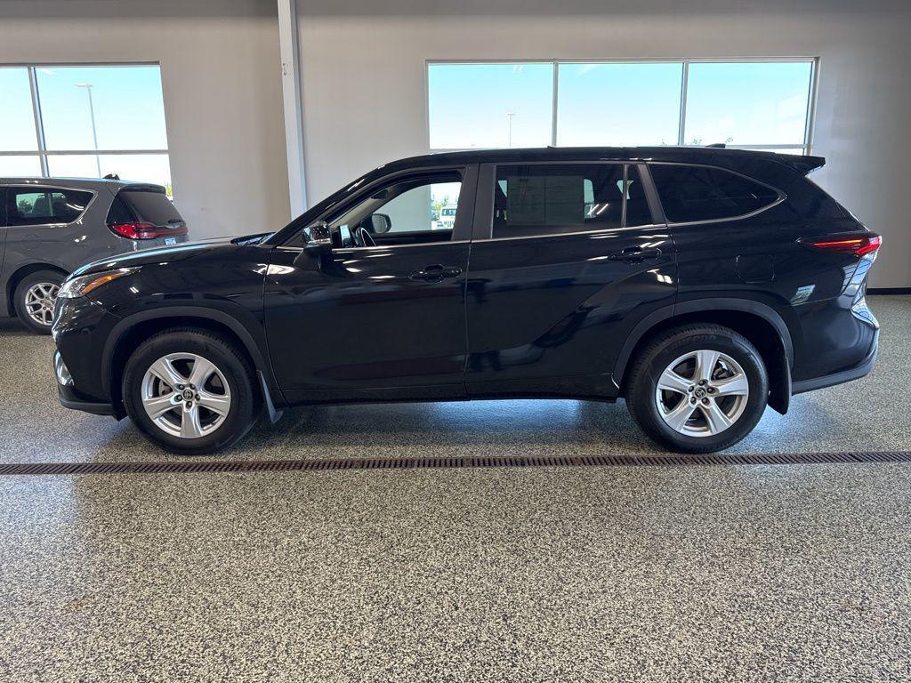 used 2024 Toyota Highlander car, priced at $32,950