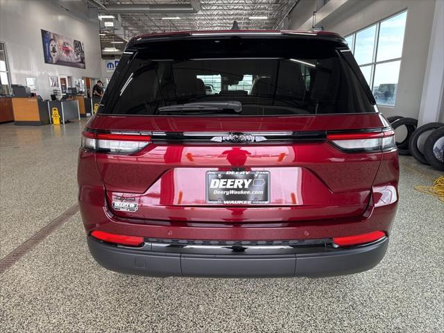 new 2025 Jeep Grand Cherokee car, priced at $40,611