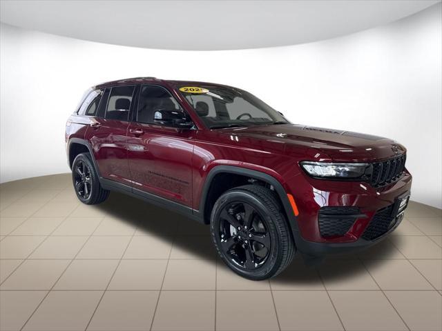 new 2025 Jeep Grand Cherokee car, priced at $40,611