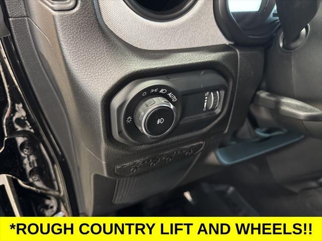 new 2025 Jeep Wrangler car, priced at $52,660