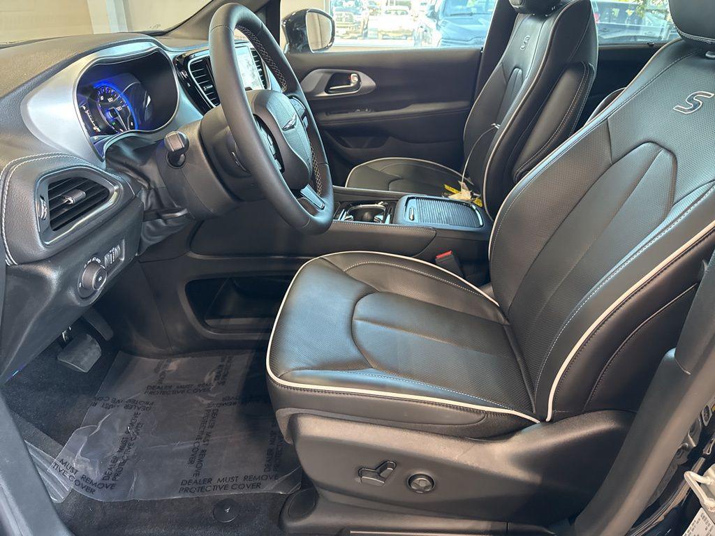 new 2026 Chrysler Pacifica car, priced at $52,265