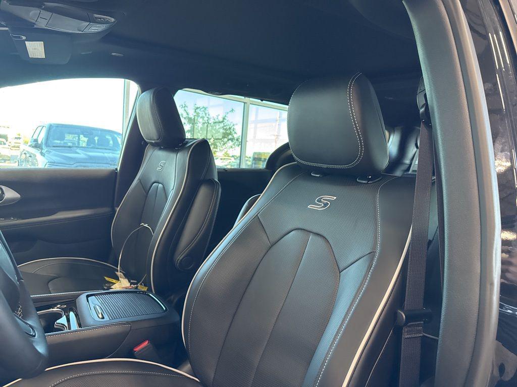 new 2026 Chrysler Pacifica car, priced at $52,265