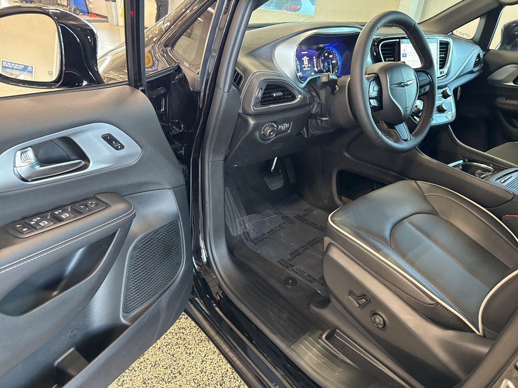 new 2026 Chrysler Pacifica car, priced at $52,265