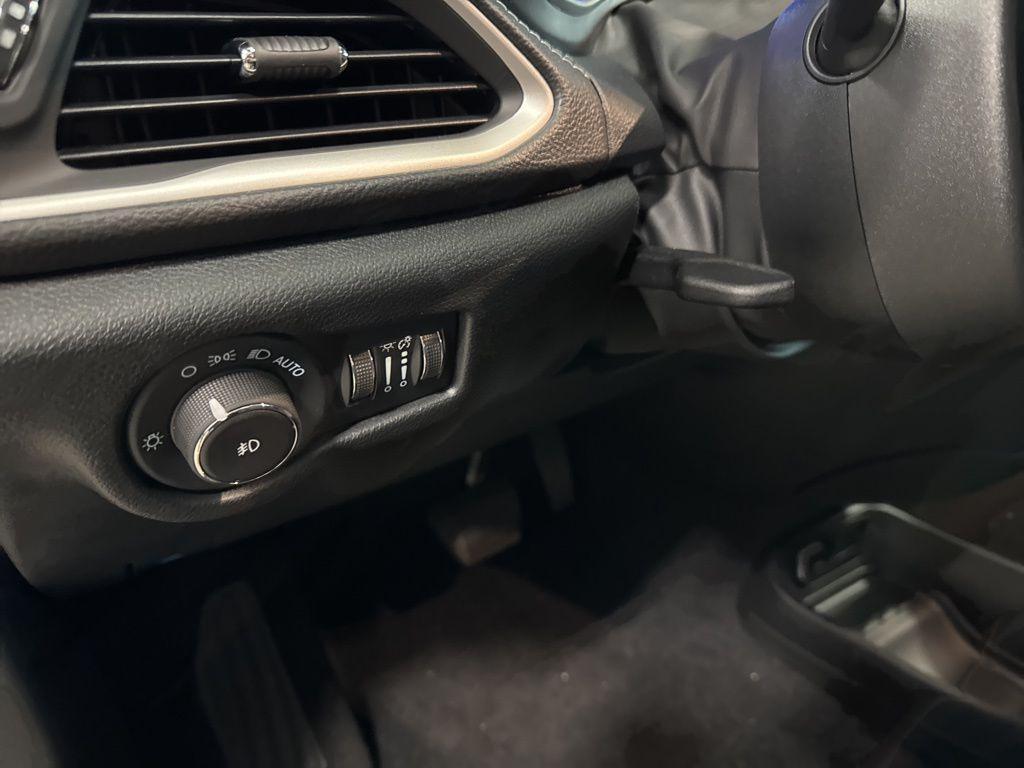 new 2025 Chrysler Pacifica car, priced at $45,182