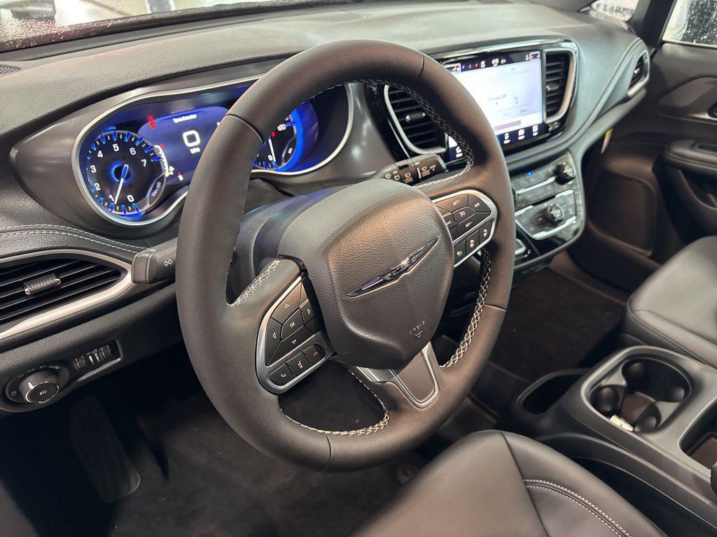 new 2025 Chrysler Pacifica car, priced at $45,182