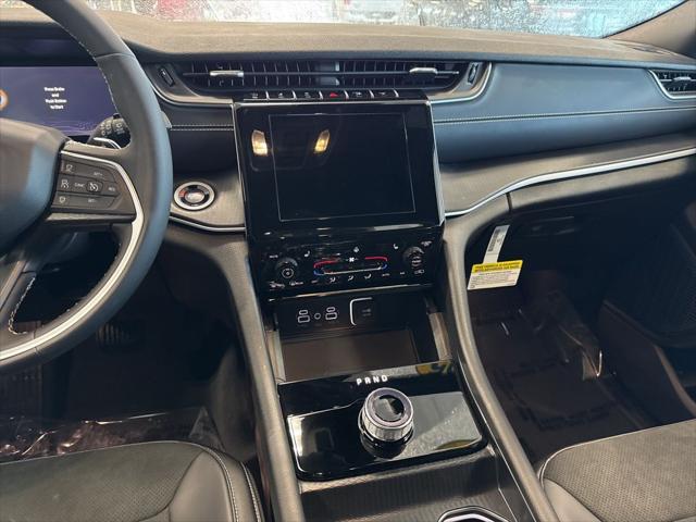 new 2025 Jeep Grand Cherokee car, priced at $40,611