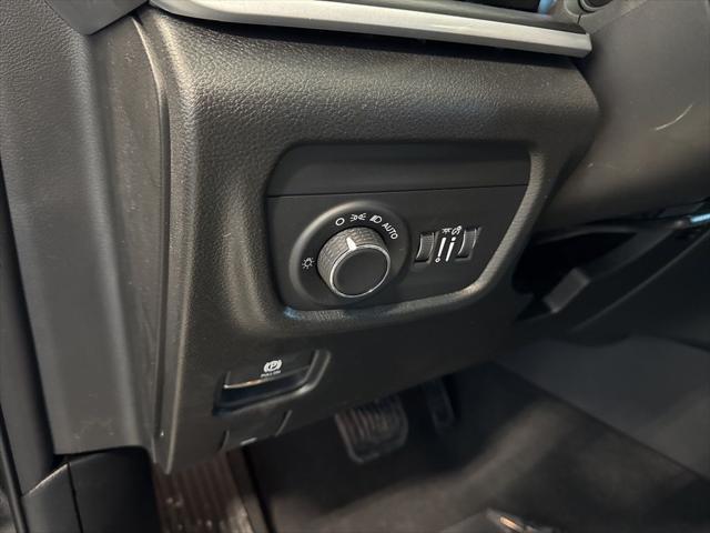 new 2025 Jeep Grand Cherokee car, priced at $40,611