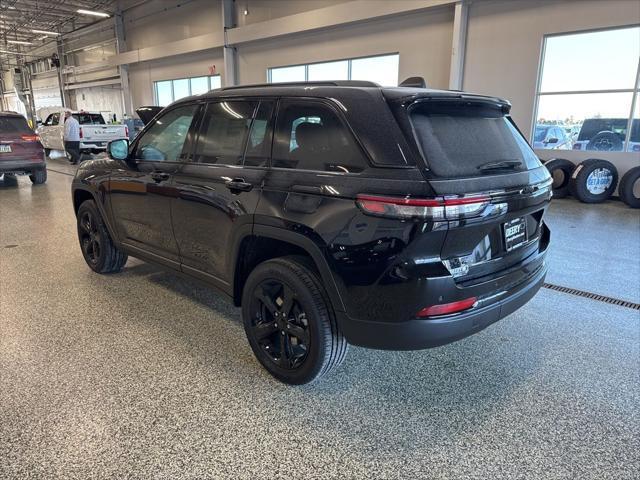 new 2025 Jeep Grand Cherokee car, priced at $40,611
