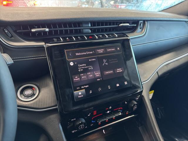 new 2025 Jeep Grand Cherokee car, priced at $40,611