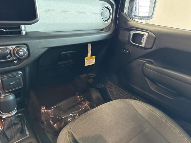 new 2025 Jeep Wrangler car, priced at $47,090