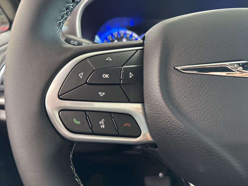 new 2025 Chrysler Pacifica car, priced at $41,276