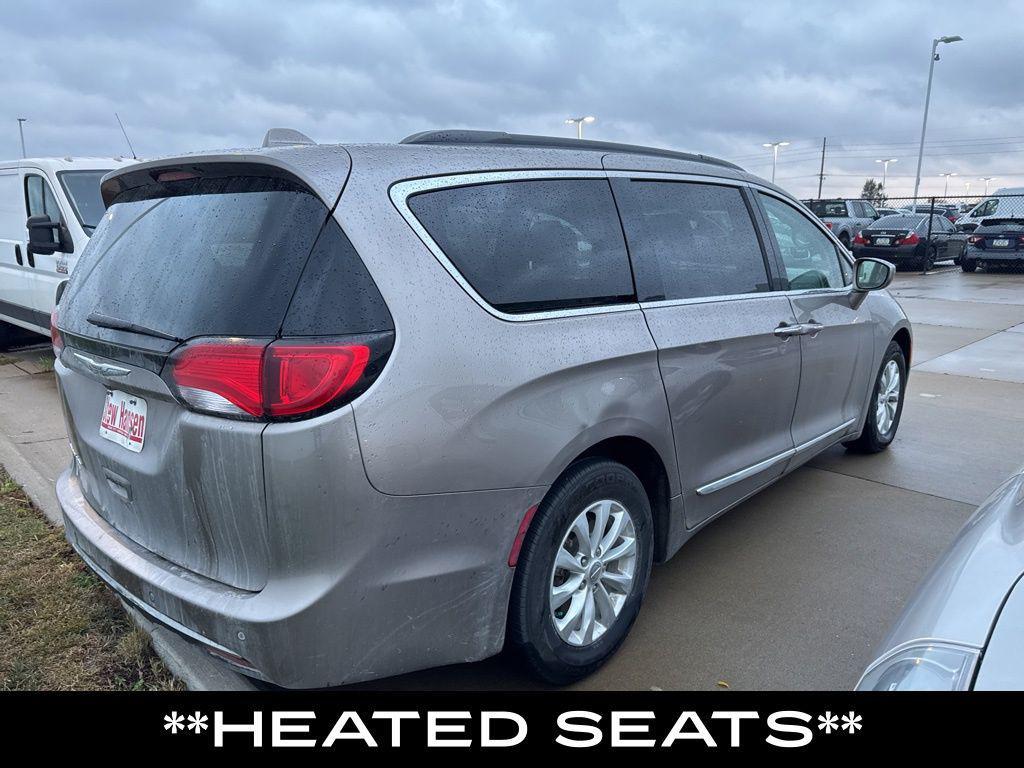 used 2017 Chrysler Pacifica car, priced at $7,150